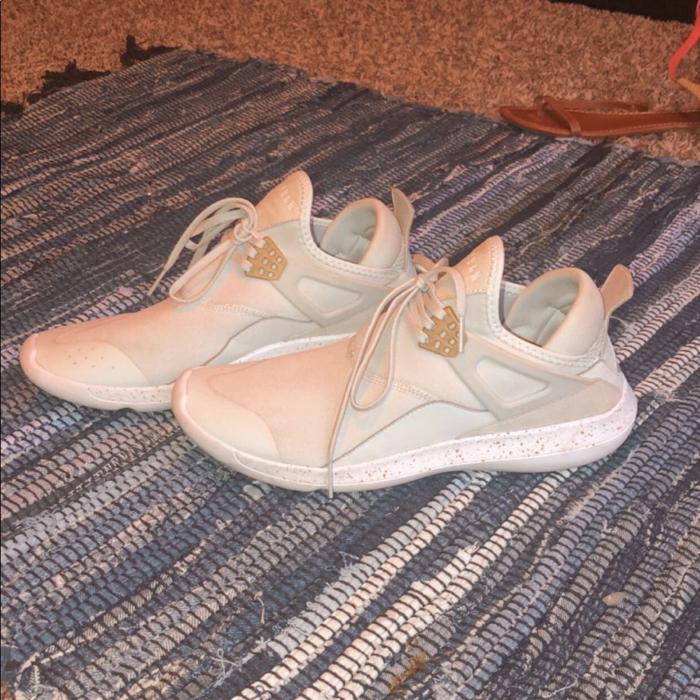 Jordan fly 89
